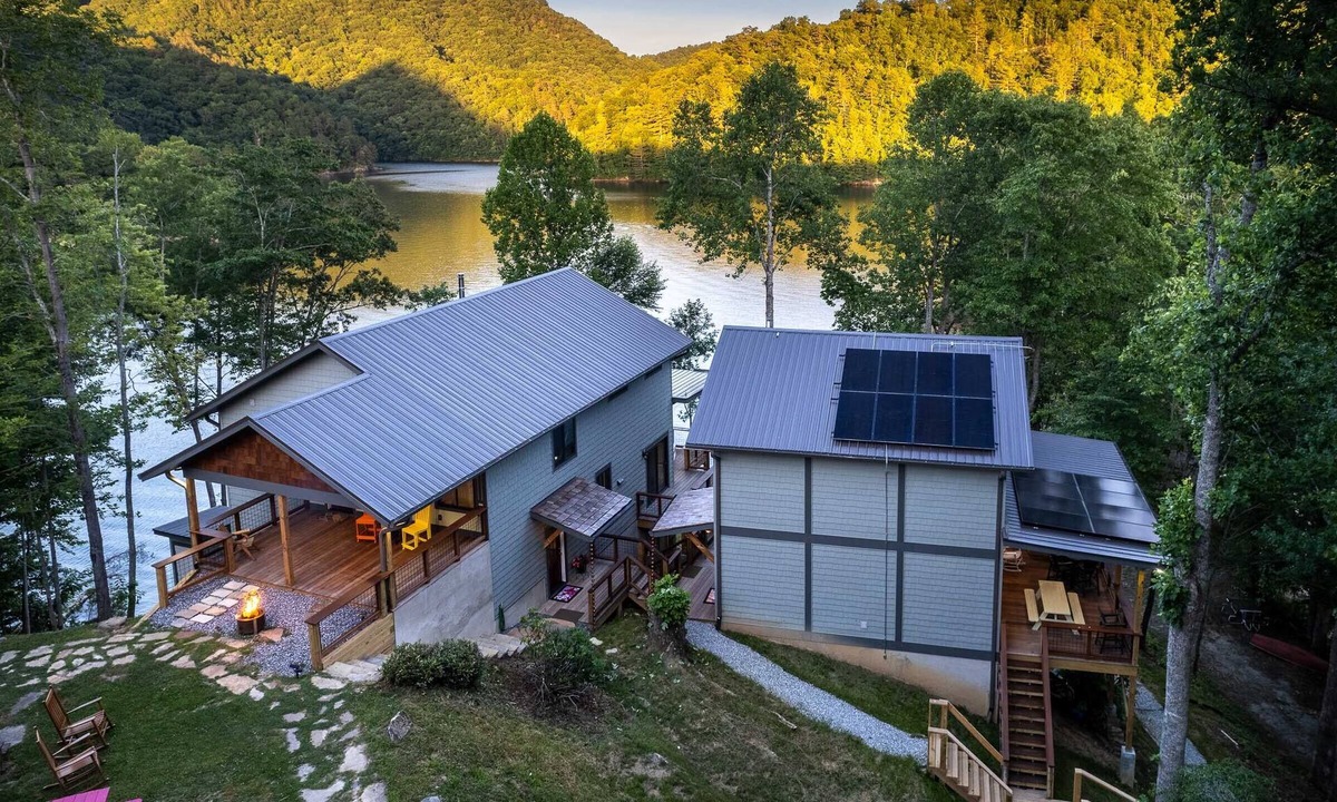 Tuckasegee House | Bear Lake Dream - Immaculate, Brand New, Private Lake Front House with a Hot Tub!
