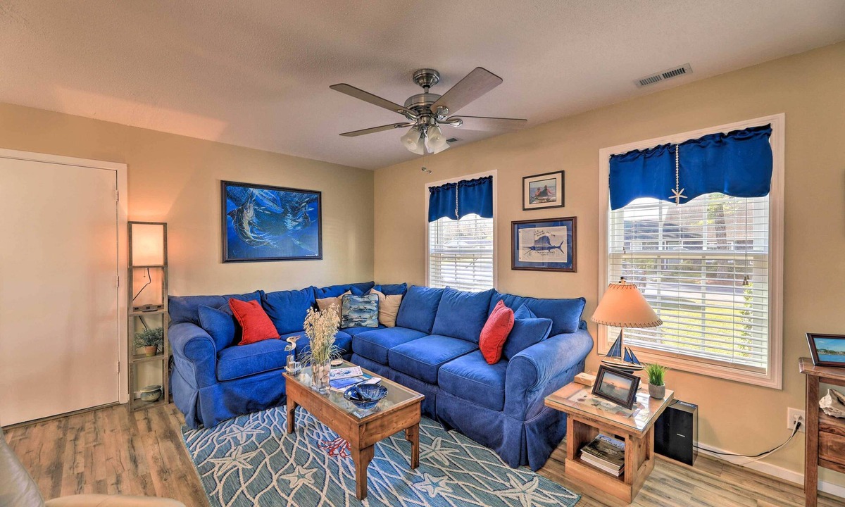 Morehead City House | Beaufort Pad w/Patio: 3 Blocks to Waterfront!