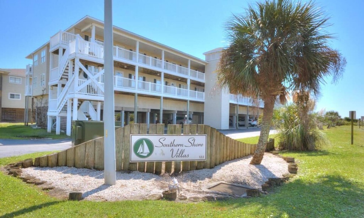 Long Beach Condo | Beautiful-2 Bdrm/2 Bath,Oceanfront Condo w/Pool-Sleeps 7