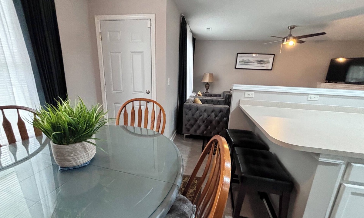 Davis Lake - Eastfield House | Beautiful 2-bedroom townhome in enchanting Charlotte with WiFi and Garage