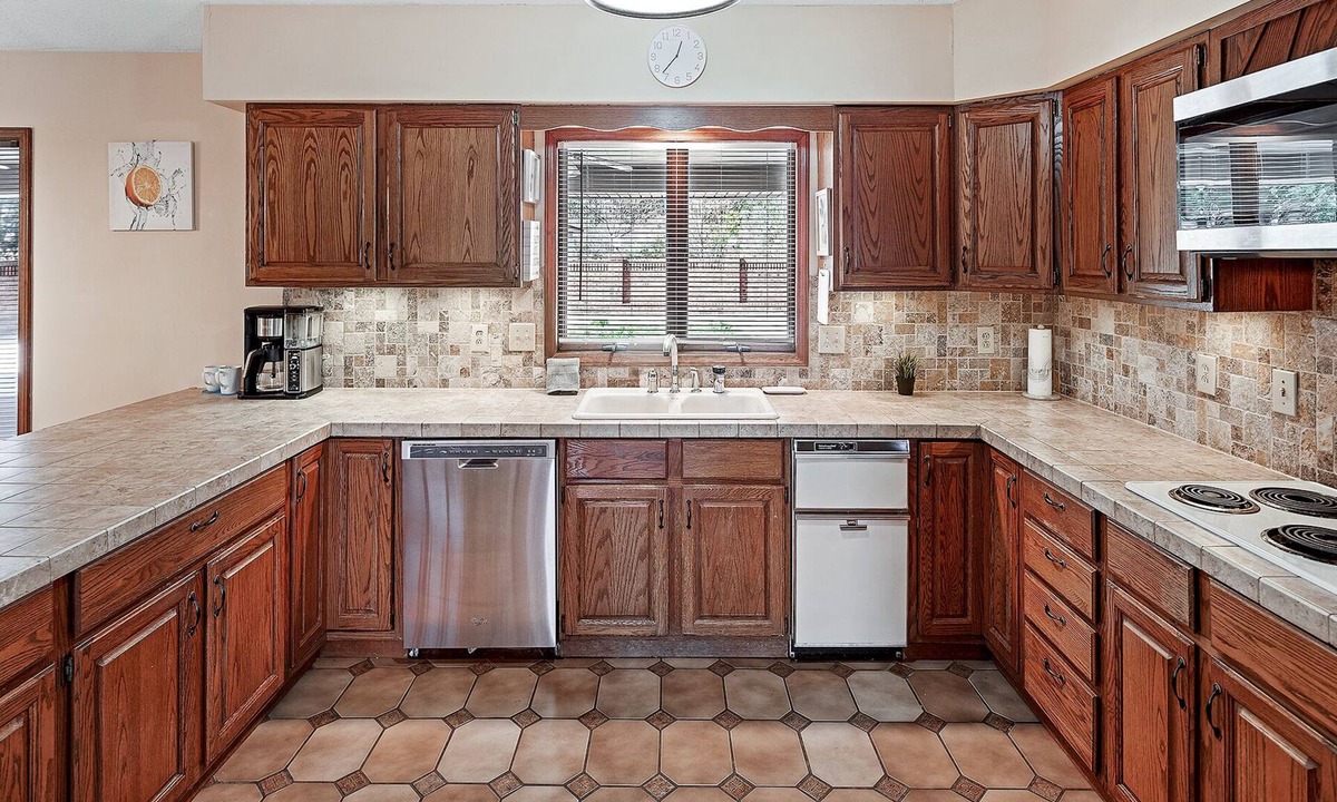 Steele Creek House | Beautiful and Serene 7BR Oasis with Private Pond