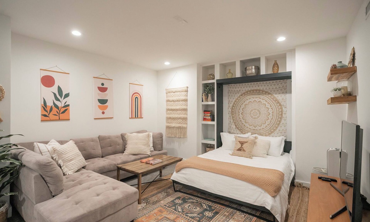 Woodbine House | Beautiful Basement Home Downtown Nashville area