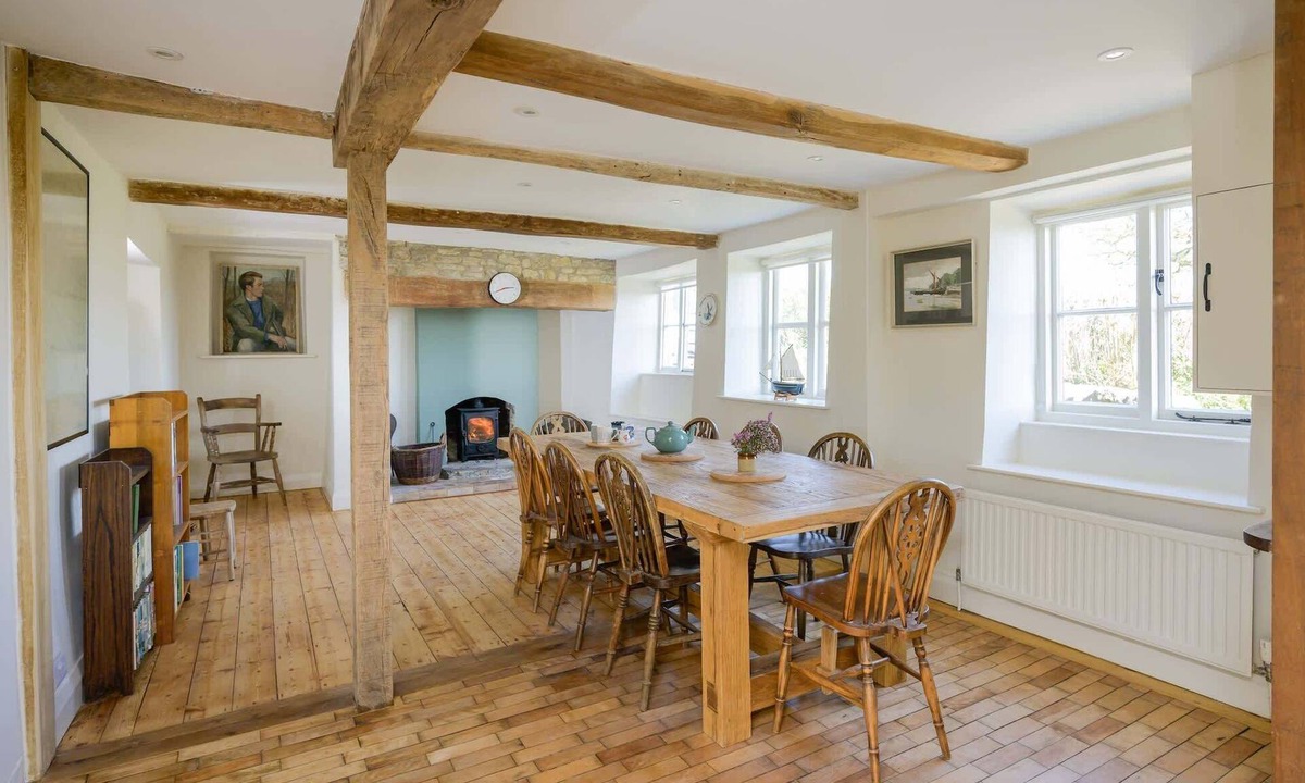 Wedmore House | Beautiful Cottage with Expansive Countryside Views
