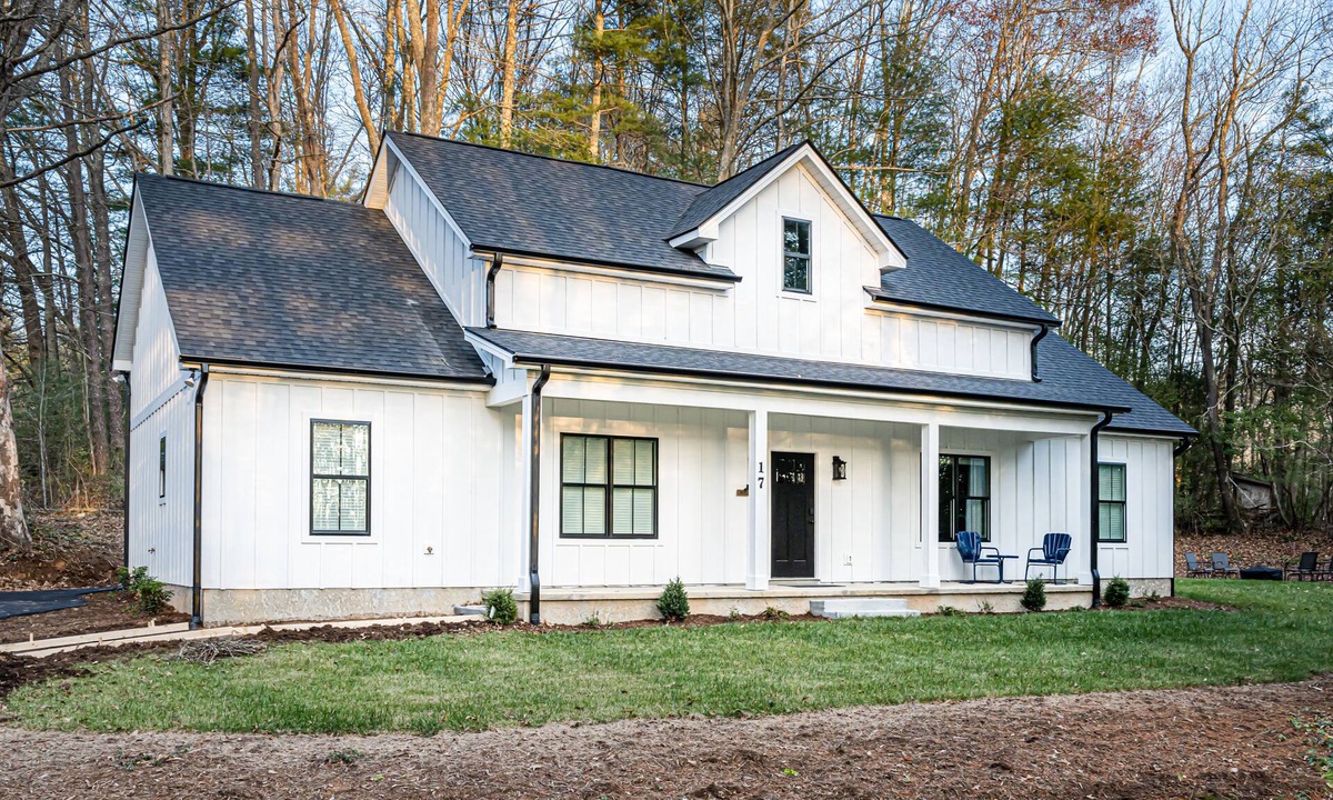 Fletcher House | Beautiful Farmhouse with Hot Tub and Fire Pit!