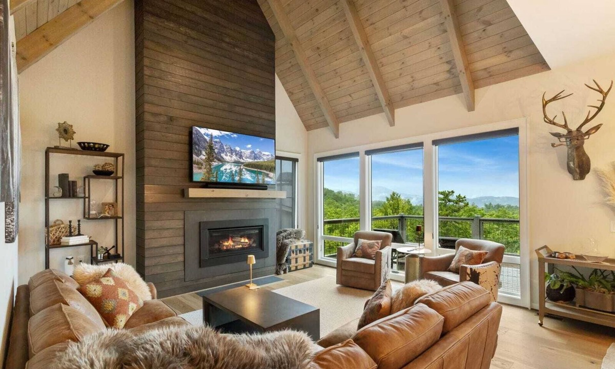 Lenoir House | Beautiful Home in the Blue Ridge Mountains