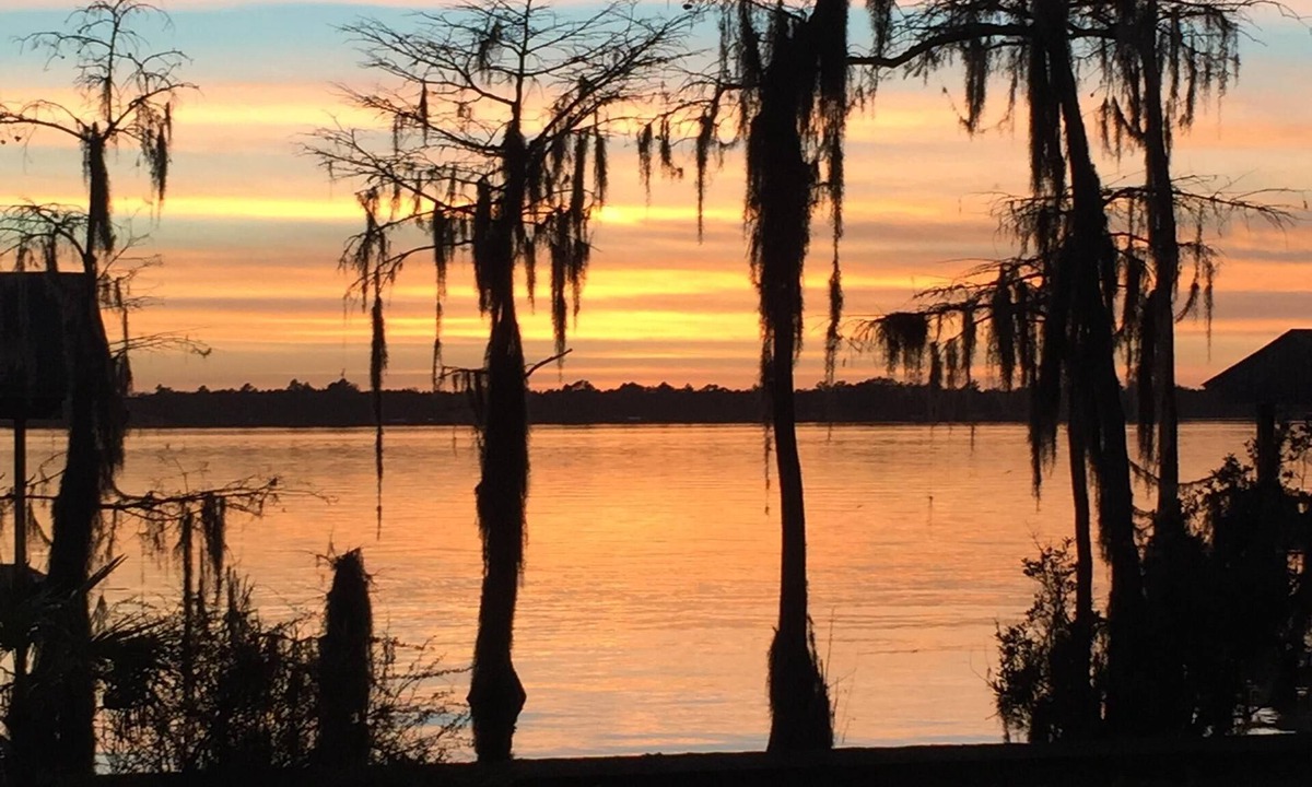 White Lake House | Beautiful Lakefront Home At White Lake NC