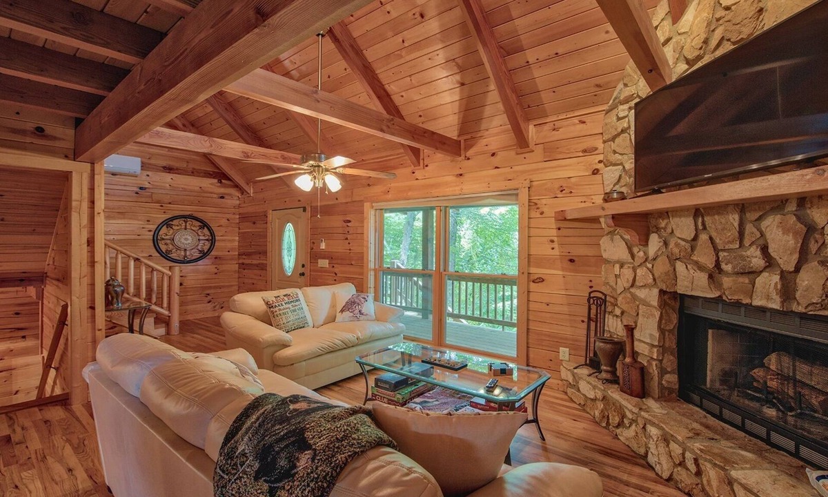 Maggie Valley Cabin | Beautiful Log Cabin with Panoramic Views