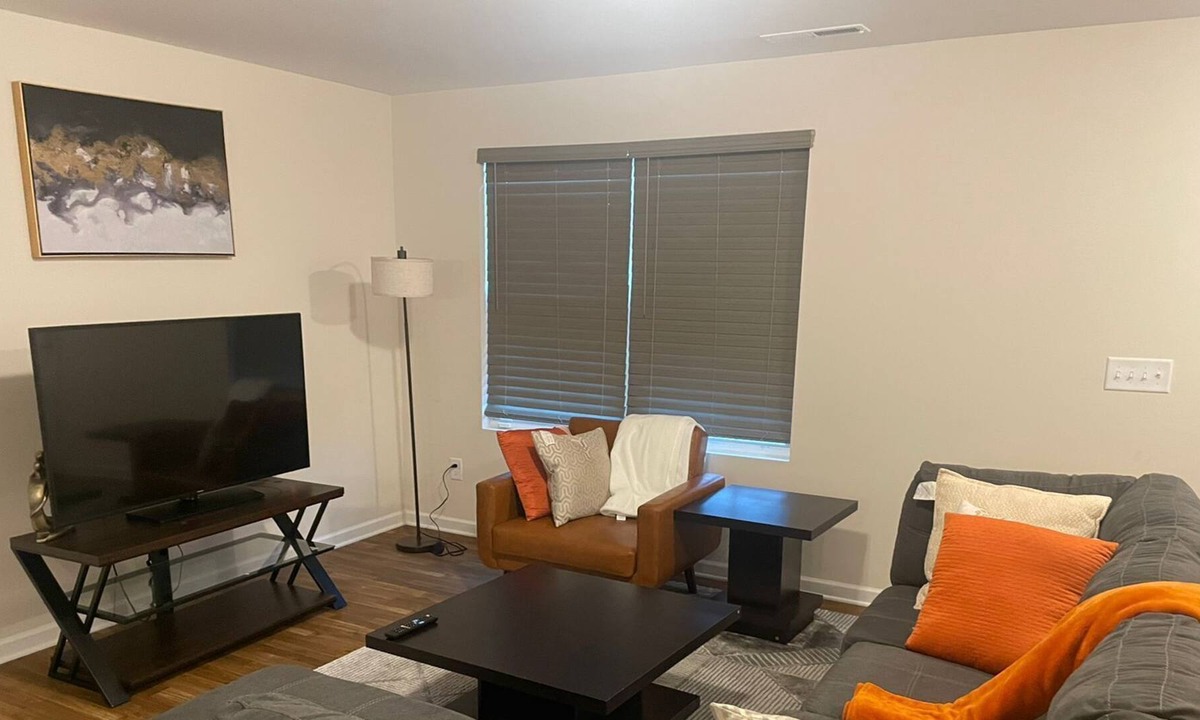 Burlington House | Beautiful Peaceful Home Close to Elon University