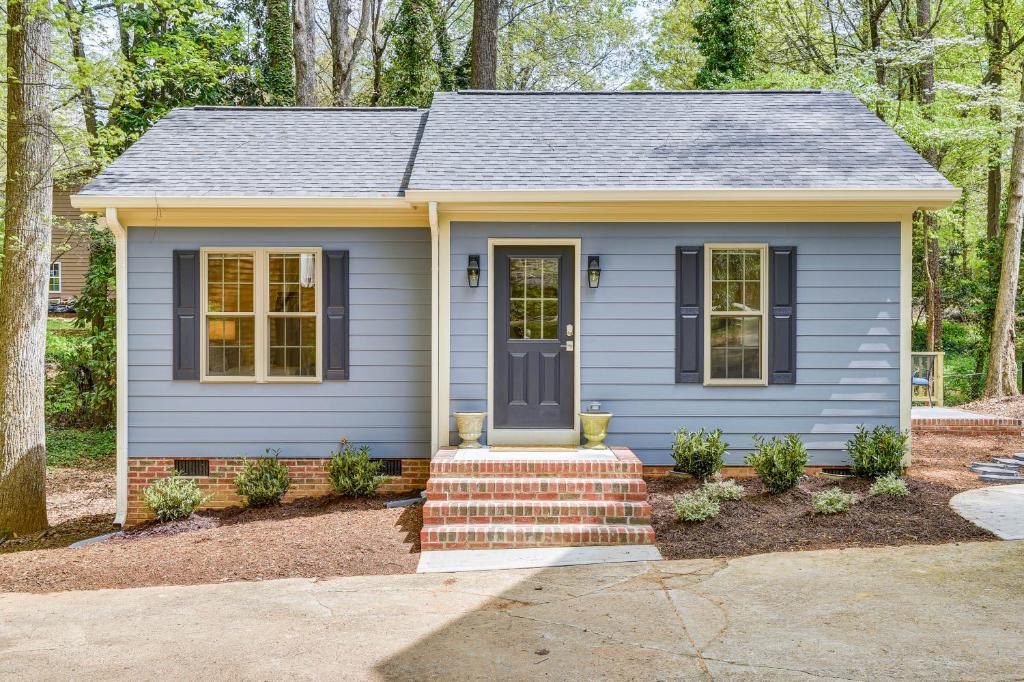 Raleigh House | Beautiful Raleigh Cottage Rental 5 Mi to Downtown