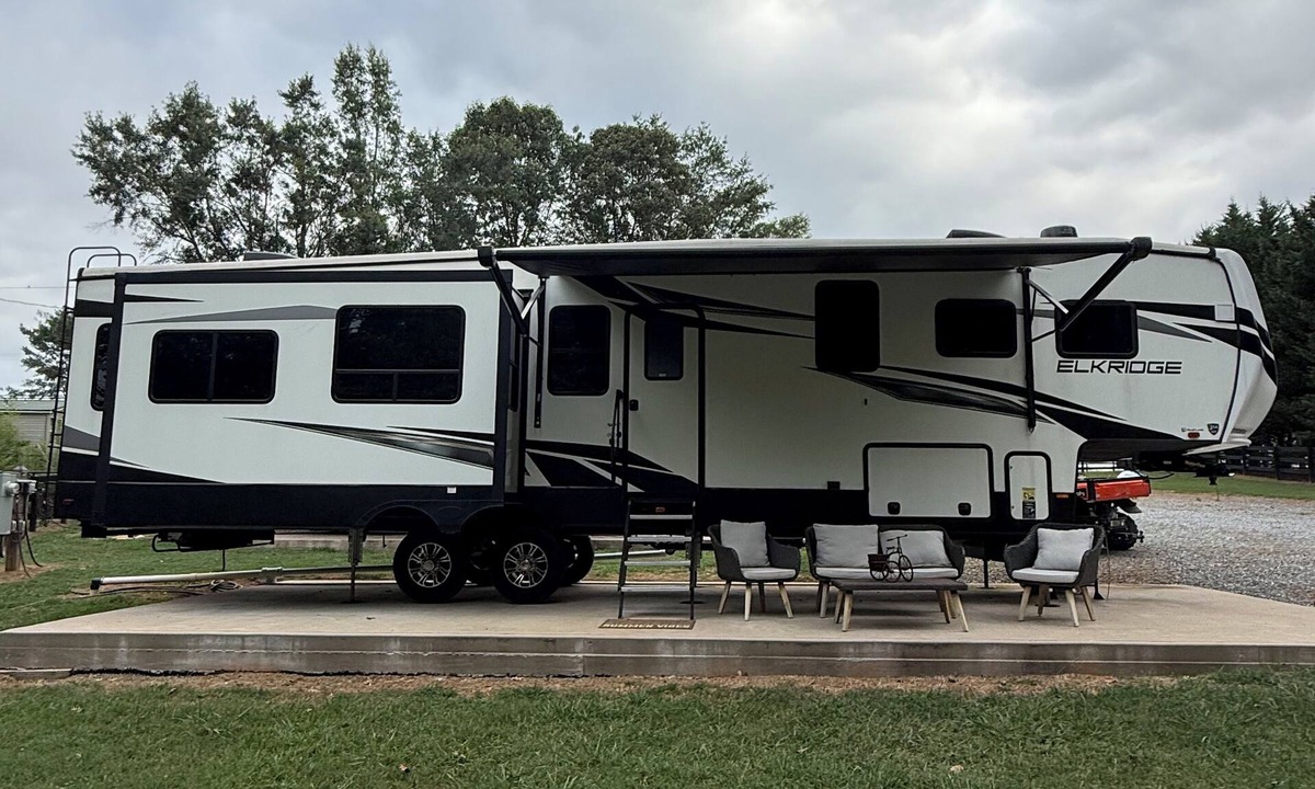 Columbus House | Beautiful RV minutes from TIEC