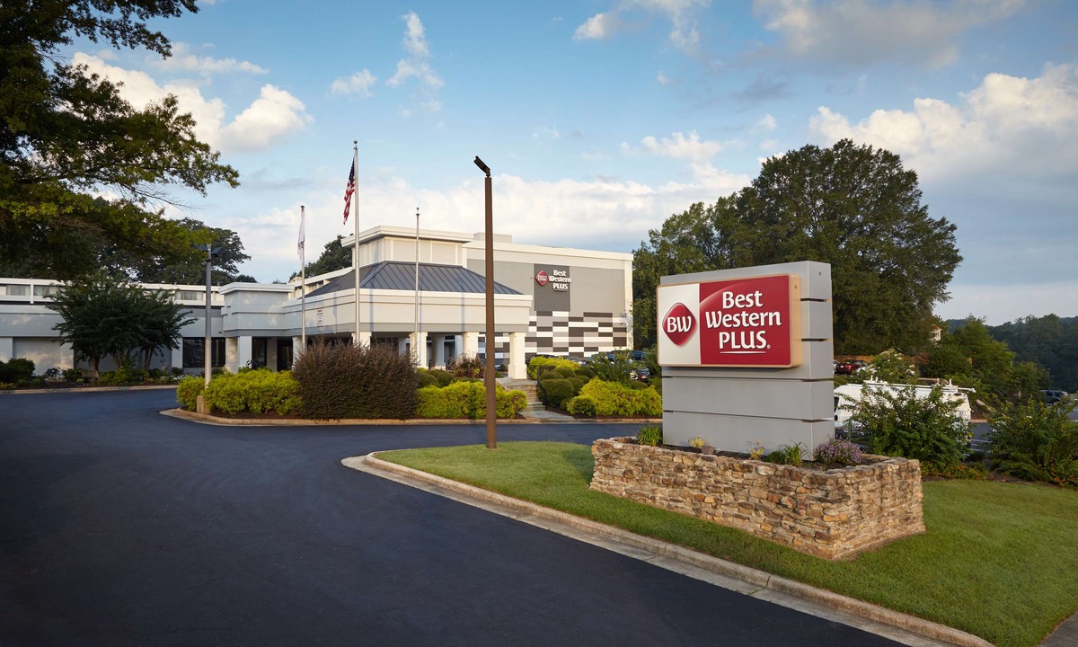 Winston - Salem Hotel | Best Western Plus University Inn