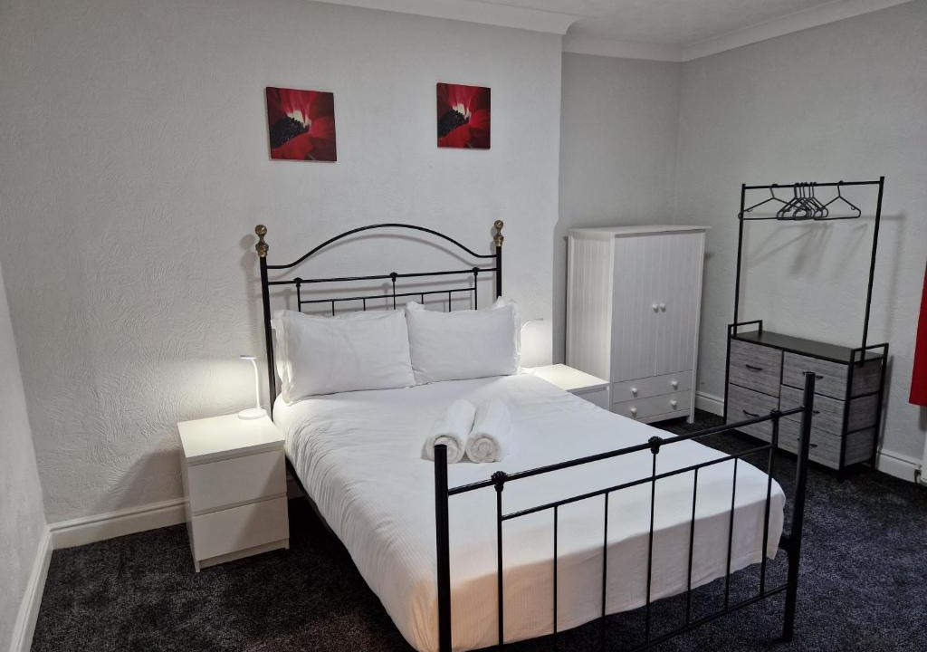 Birtley Apartment | Birtley's Diamond 3 bed Apt sleeps 6 Guests