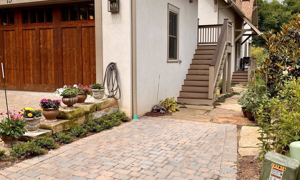 Cheshire House | Black Mountain Babbling Brook Bungalow