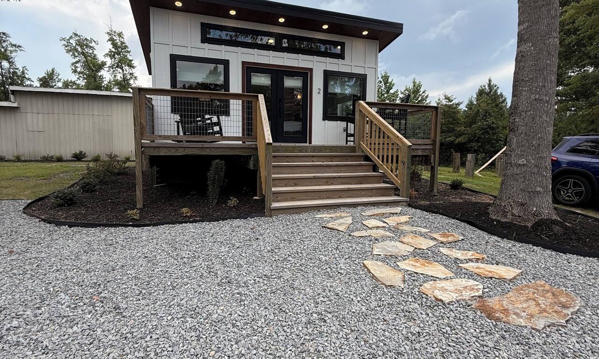 Grantsboro Cottage | Blanc Du Bois Cottage 2 -Vineyard Farm Stay 20 Min to Downtown New Bern/Oriental
