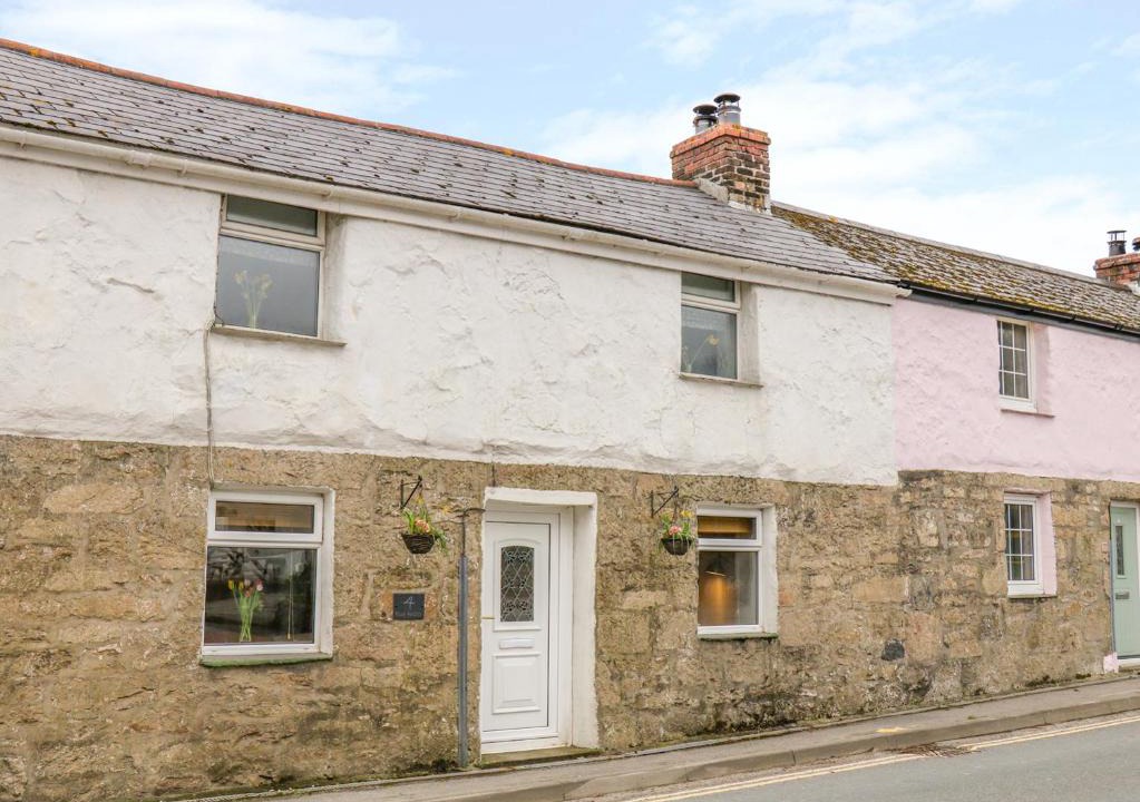 Fraddon House | Blue Anchor