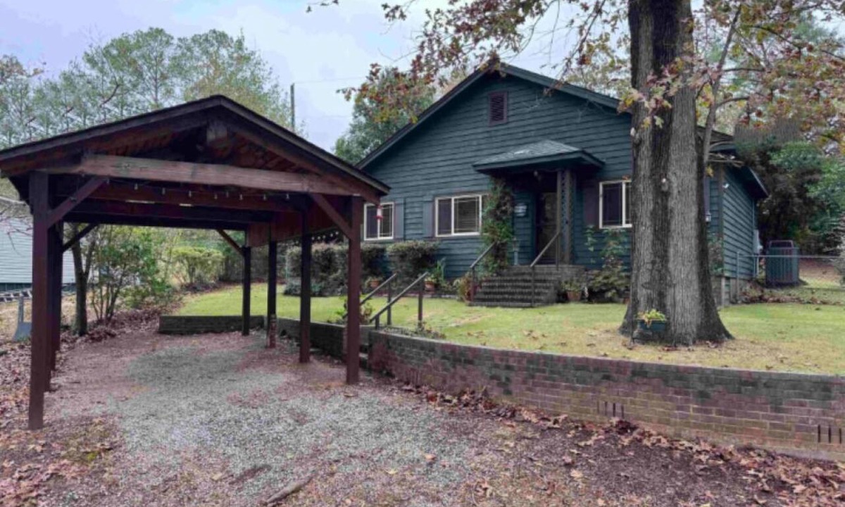 Pine Level Cabin | Blue Creek Hideaway- 2BR Cabin located on Lake Mitchell, AL