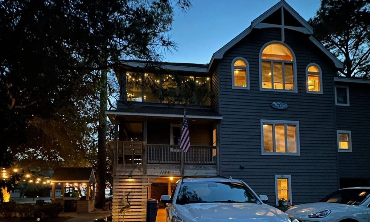 Corolla Light House | BLUE HAVEN-COROLLA-OBX