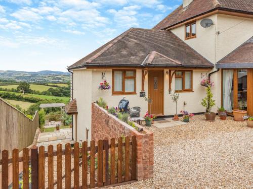 Fiddington House | Blue Inkle