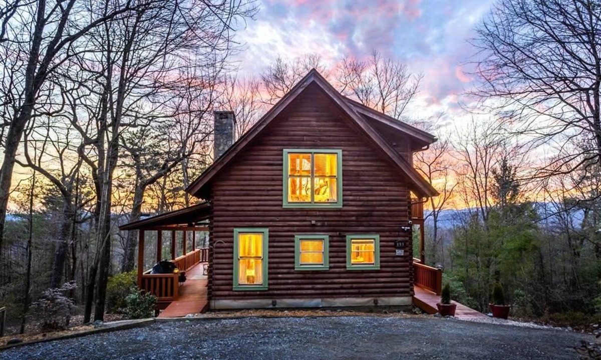 Purlear Cabin | Bobcat Retreat-Open for Bookings! Hot Tub, Private Retreat, WIFI