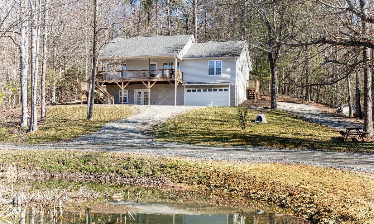 Mills River House | Book in March, and you will get a 20% discount! Soak in the Hot Tub!