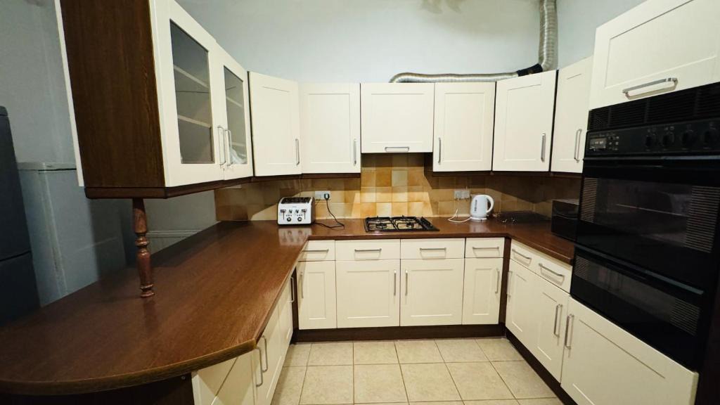 Hull House | Boulevard double room in shared accommodation