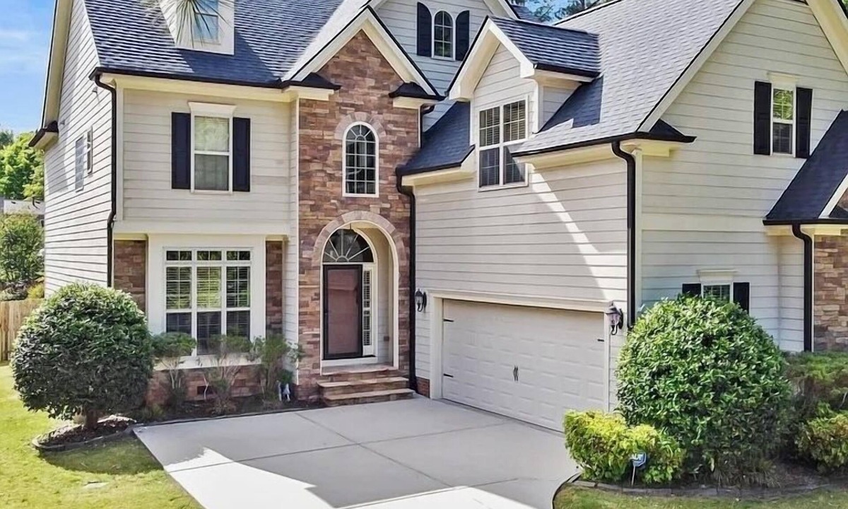 Northwest Raleigh House | Bourbon Trail Retreat – 3 Bedroom Raleigh Home with Hot Tub