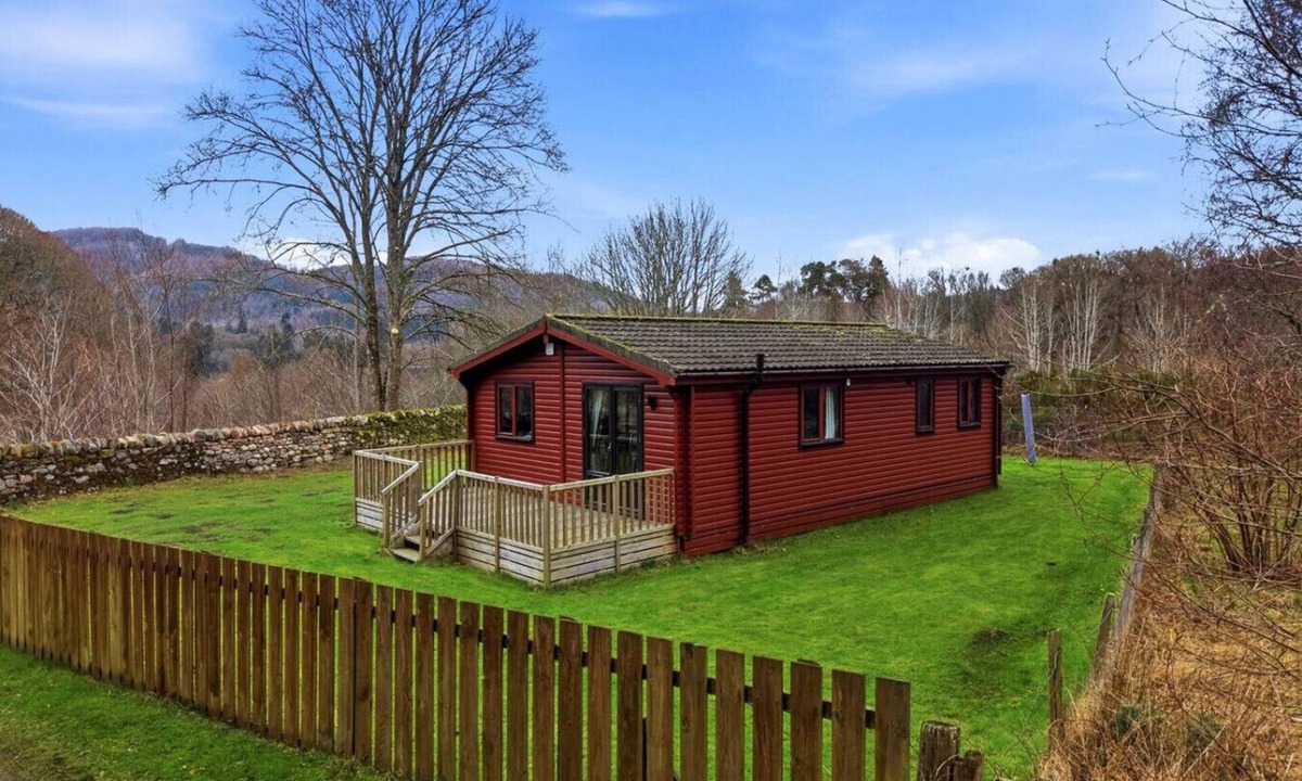 Murthly Cabin | Braeknowe Scottish Cabin Getaway