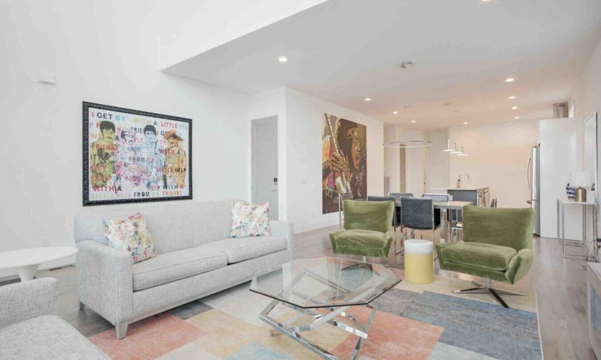Eighth Avenue House | Brand New/2 Miles to Broadway!
