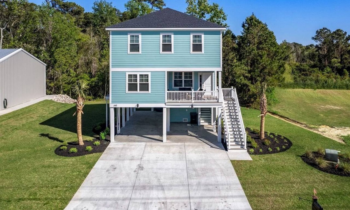 North Litchfield Beach House | Breathtaking Cottage with Fire Pit in Pawleys Island, South Carolina