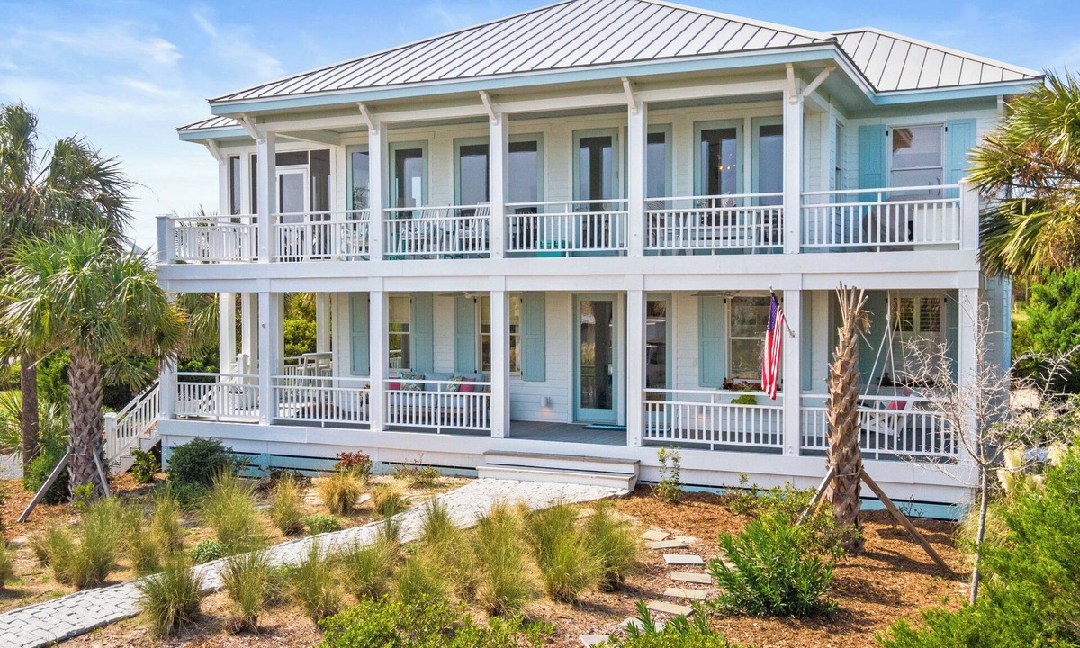 Bald Head Island House | Breathtaking Decor 5BR, 5.5 BA home Steps to South Beach BHI, Shoals 5 Stars