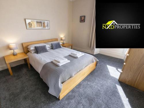 Glenisla Apartment | ☆ Bright, 2 Bedroom West End Apartment ☆