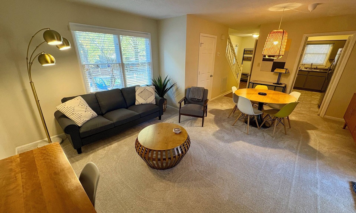 Chapel Hill House | Bright and quiet townhouse close to UNC & DUKE