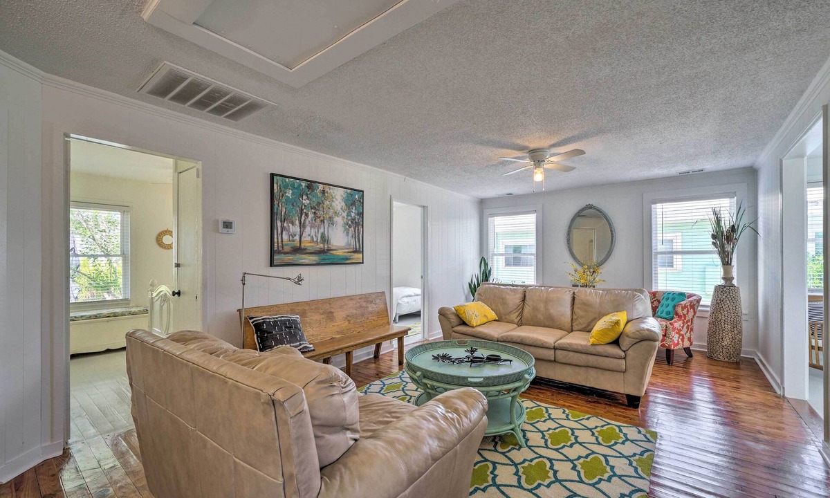 Wilmington Beach Cottage | Bright Carolina Beach Cottage w/Yard & Grill