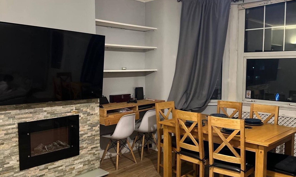 Welling Apartment | Bright Open-Plan Apartment in Welling, South East London