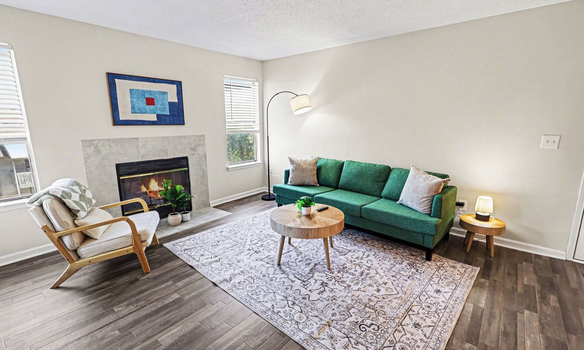 Vestavia Hills Apartment | Bright/Spacious 2BR - King Bed/Pool/Gym Near UAB/Hospitals