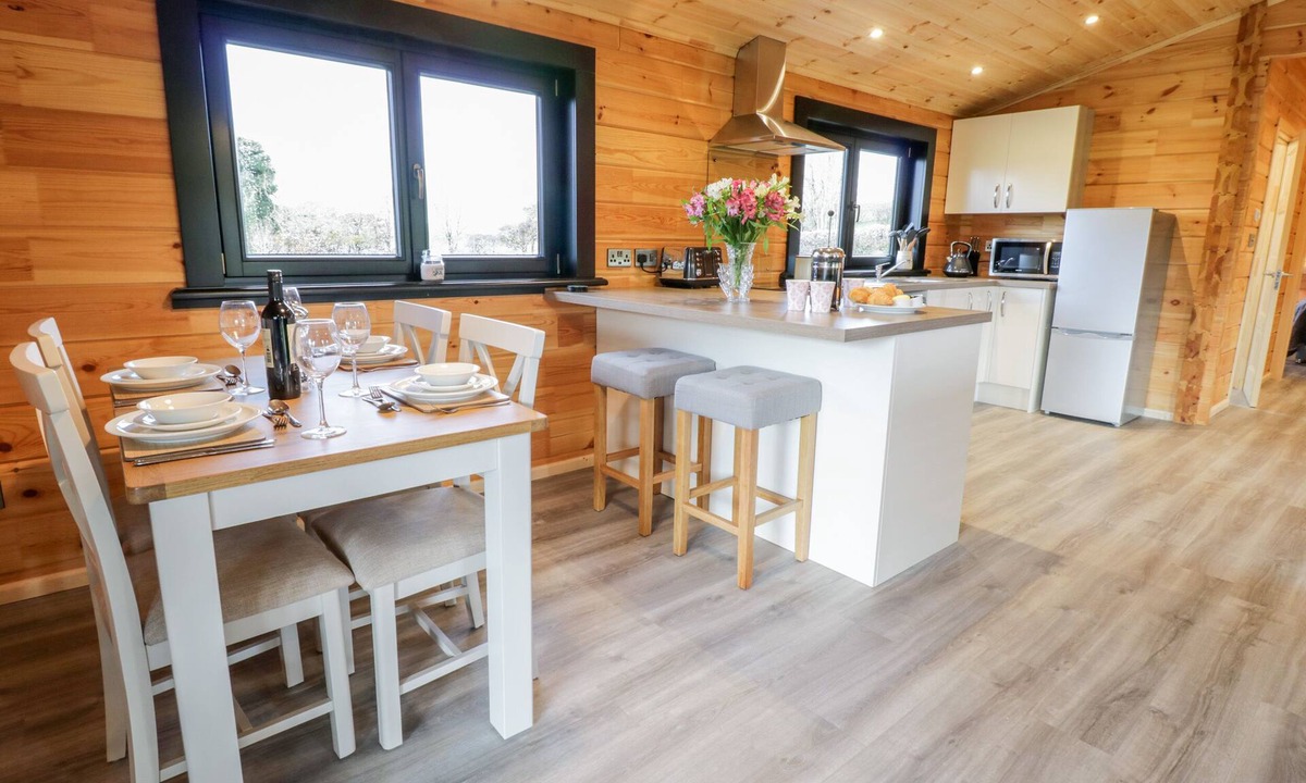 Machynlleth Cabin | Bryn Eiddon Log Cabin