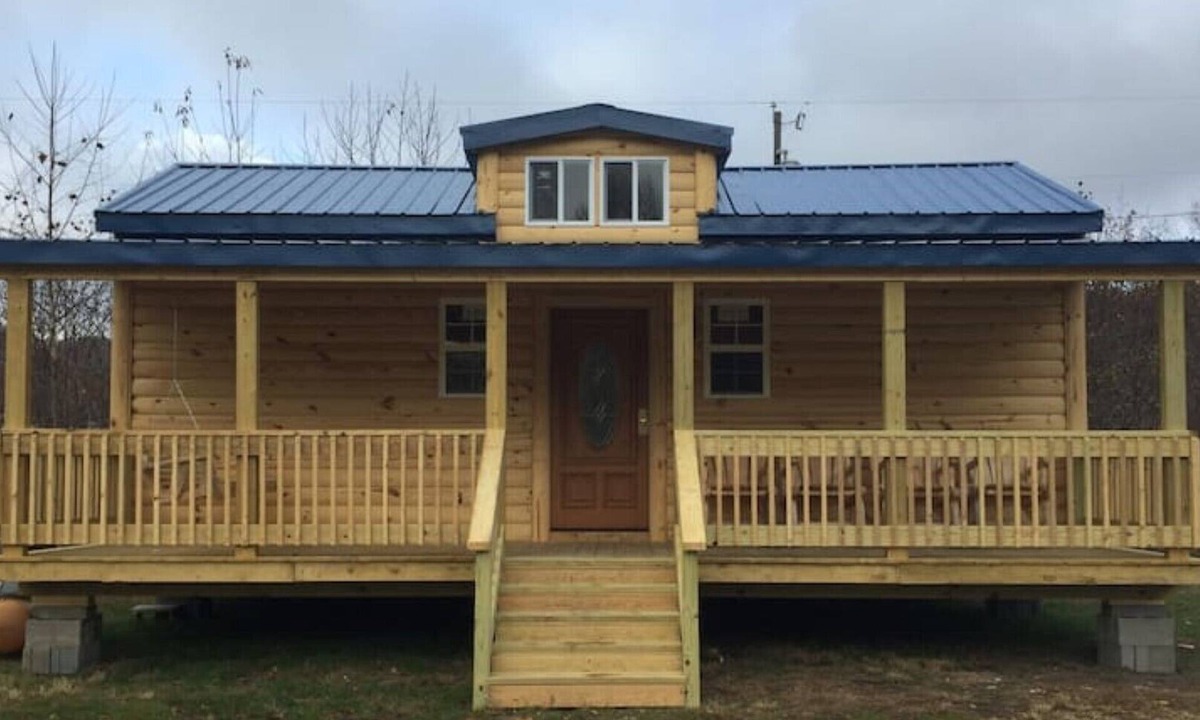 Frank Cabin | Buck Hill Tiny Home Cabin #4 Mountain & Pond Views