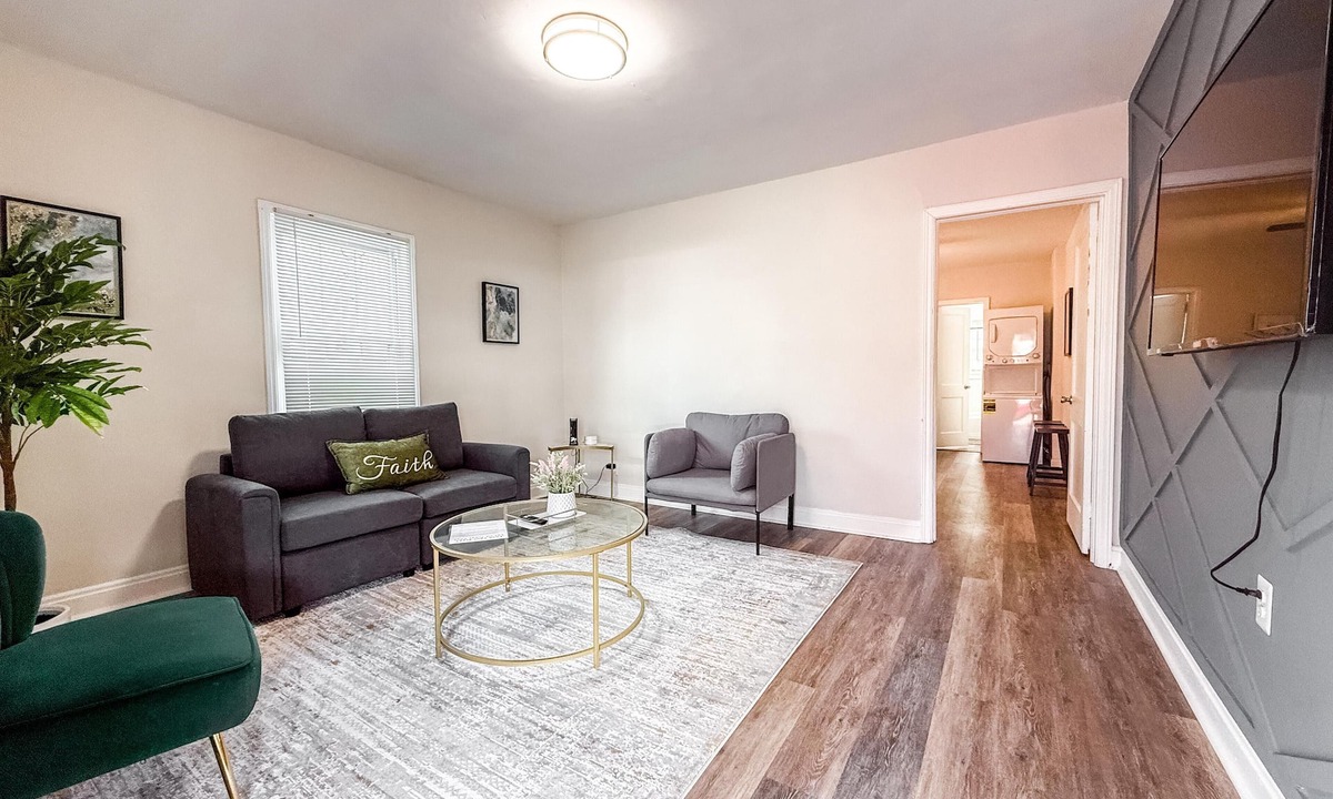 Durham Condo | Budget friendly - 1 bd apart in the heart of Durham