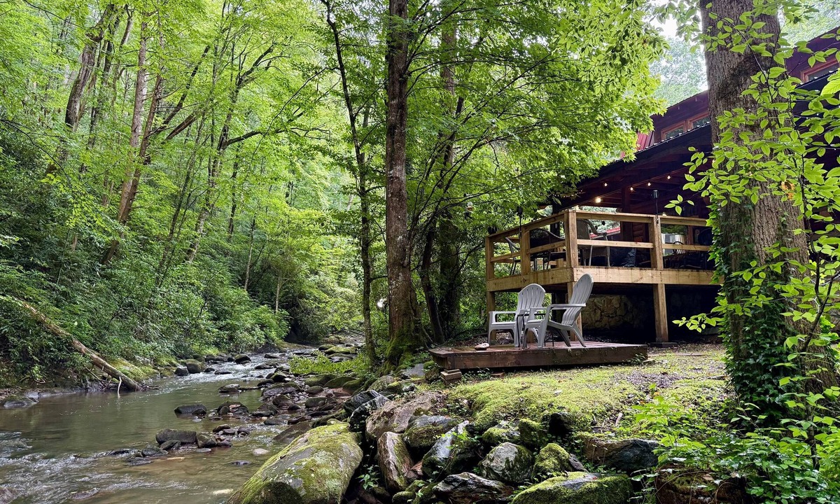 Robbinsville Cabin | Buffalo Creek Cabin | Hot Tub & Creekfront Escape