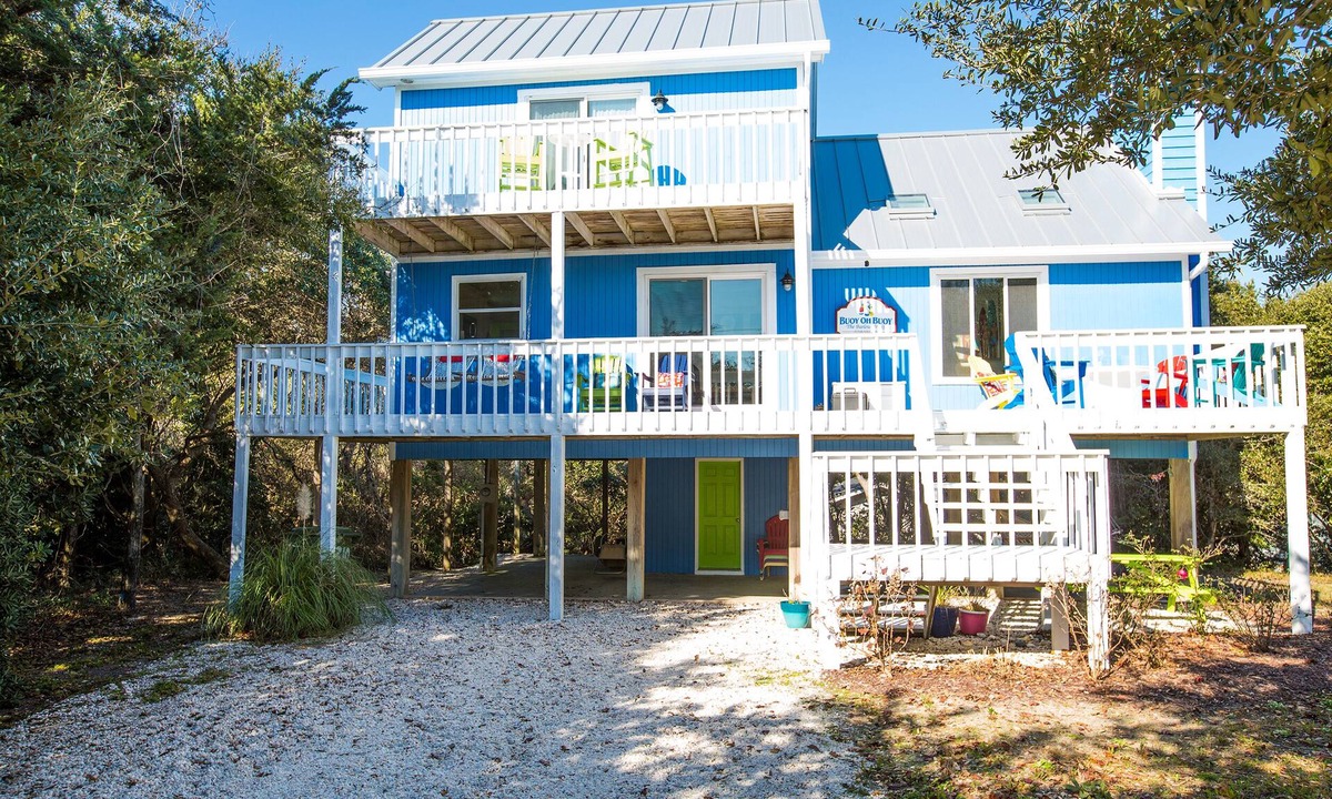 Emerald Isle Cottage | Buoy Oh Buoy! Cheerful family beach cottage just a block from the Ocean & Sound!