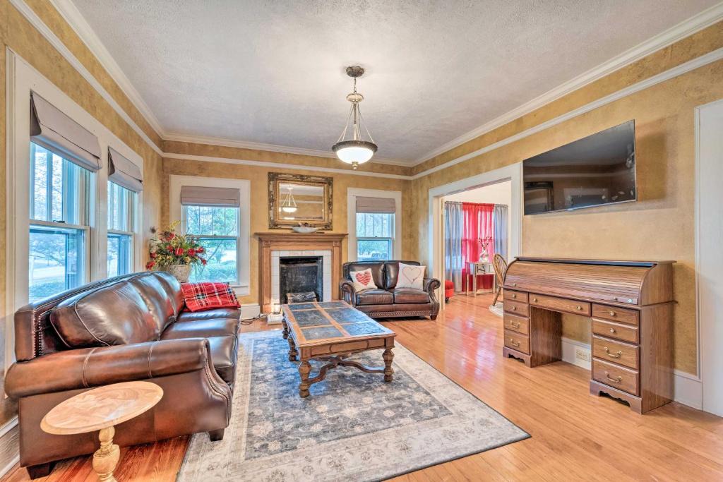 Burgaw House | Burgaw House with Large Covered Porch and Swing!
