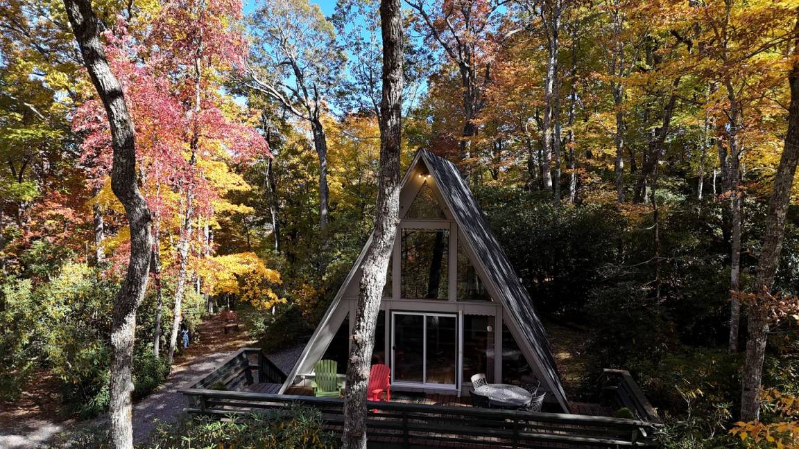 Burnsville Cabin | Cabin ∙ 1 bedroom ∙ 4 guests