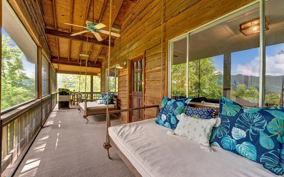 Robbinsville Cabin | Cabin ∙ 3 bedrooms ∙ 7 guests