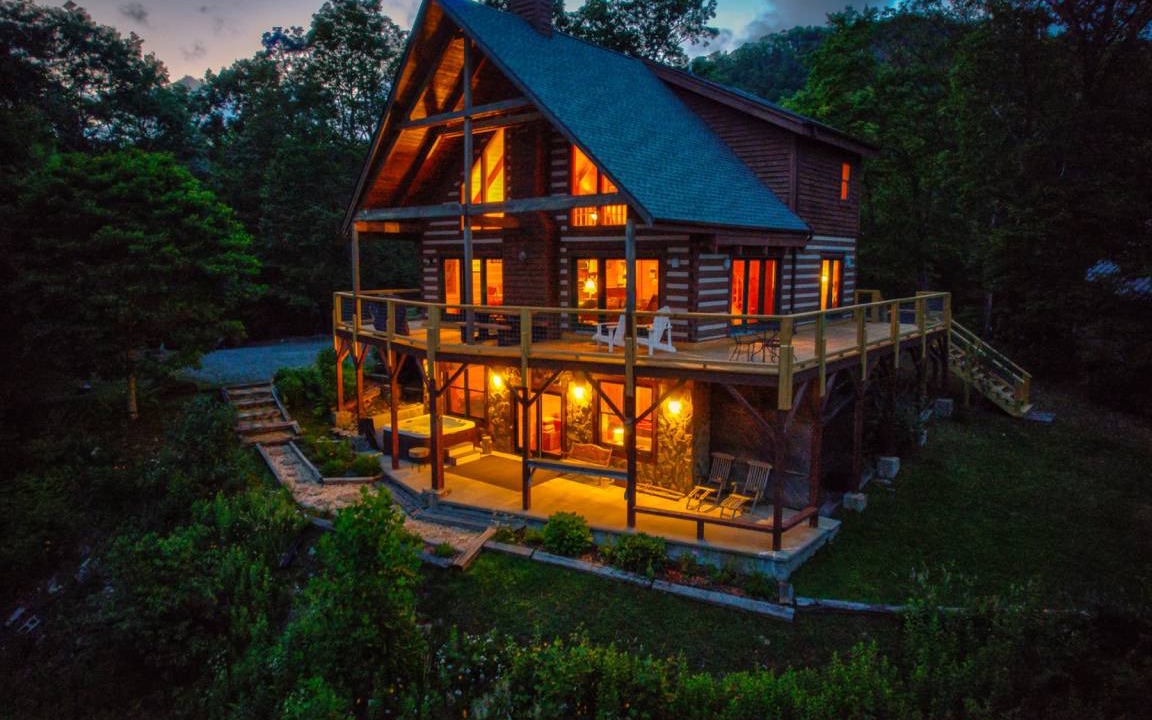 Seven Devils Cabin | Cabin ∙ 4 bedrooms ∙ 10 guests