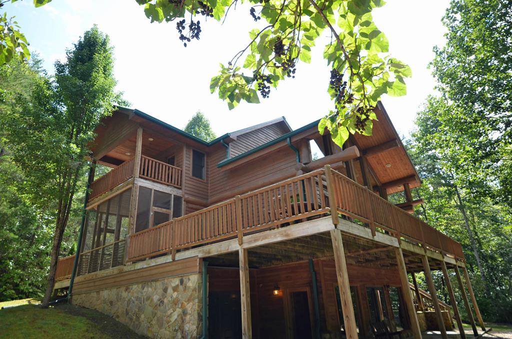 Bryson City Cabin | Cabin ∙ 4 bedrooms ∙ 16 guests