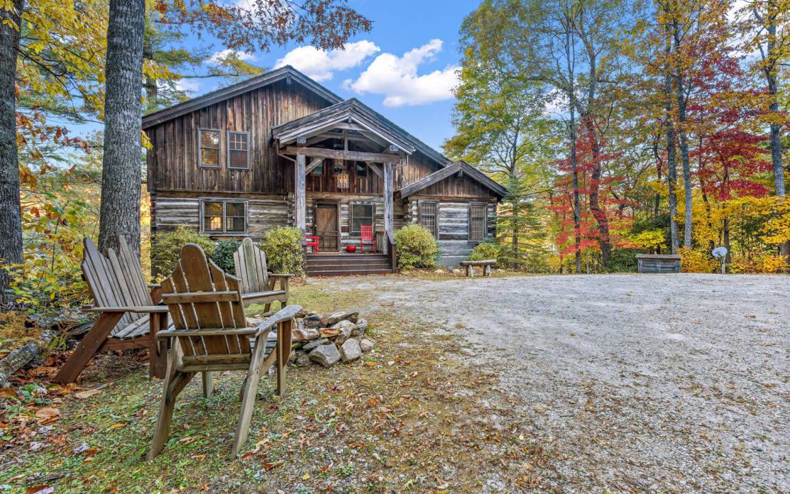 Linville Falls Cabin | Cabin ∙ 5 bedrooms ∙ 14 guests