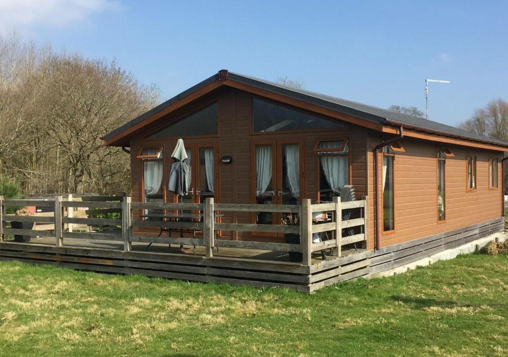 Abbess Roding Cabin | Cackle hill lakes