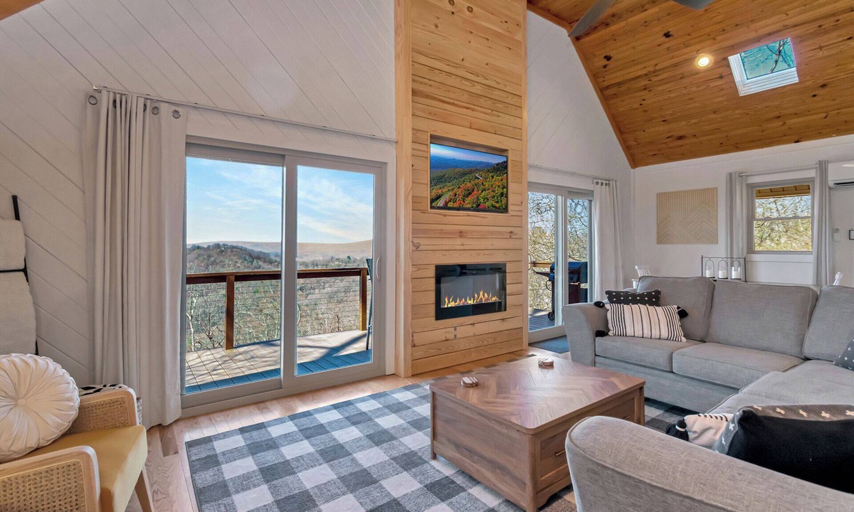 Apple Ridge House | Calling Me Home- Stunning views, hot tub, gameroom, close to Blowing Rock!