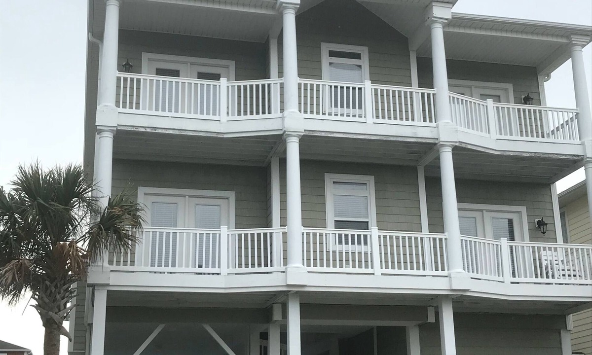 Ocean Isle Beach House | Canal Front w/Putting Green w/private dock & private heated pool; Sleeps 18+