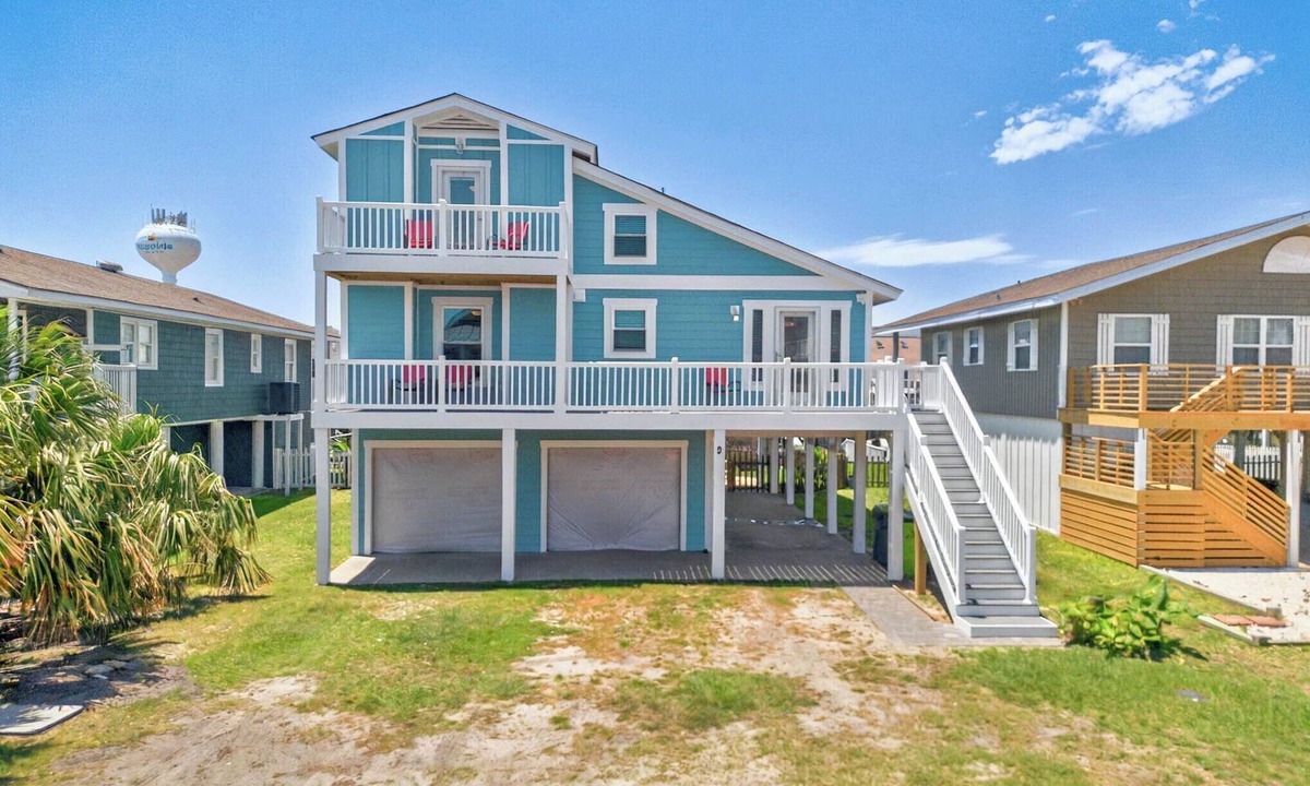 Ocean Isle Beach House | Canal House 2 short blocks to the beach with beach access!